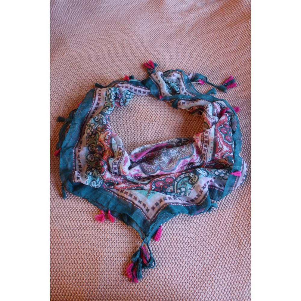 Tilly’s Printed Scarf w/ Tassles
